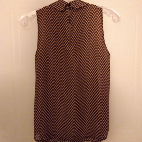 RW&CO. Collared sleeveless shirt, Pink/Purple/Maroon pattern, Size XXS - Picture 2 of 4